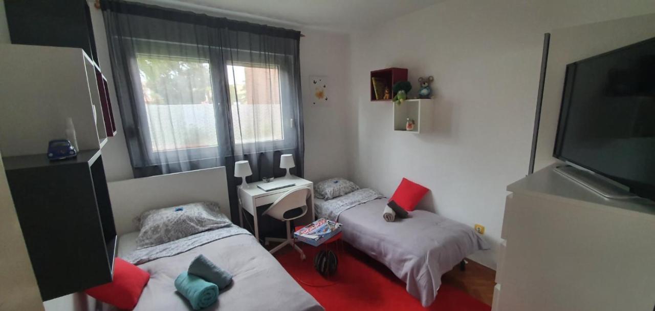 Daisy Apartment Pula Exterior photo
